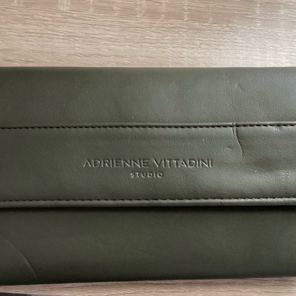Adrianne vittadini wallet/clutch - Picture 1 of 5